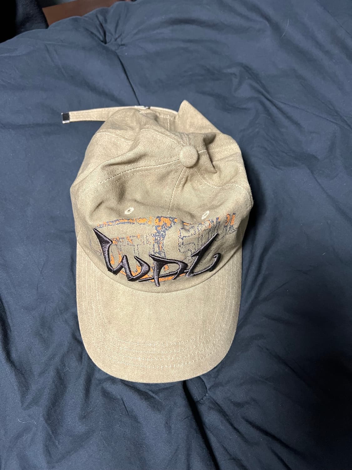 우알롱 시그니처 로고 브러쉬 캡 상품이미지1