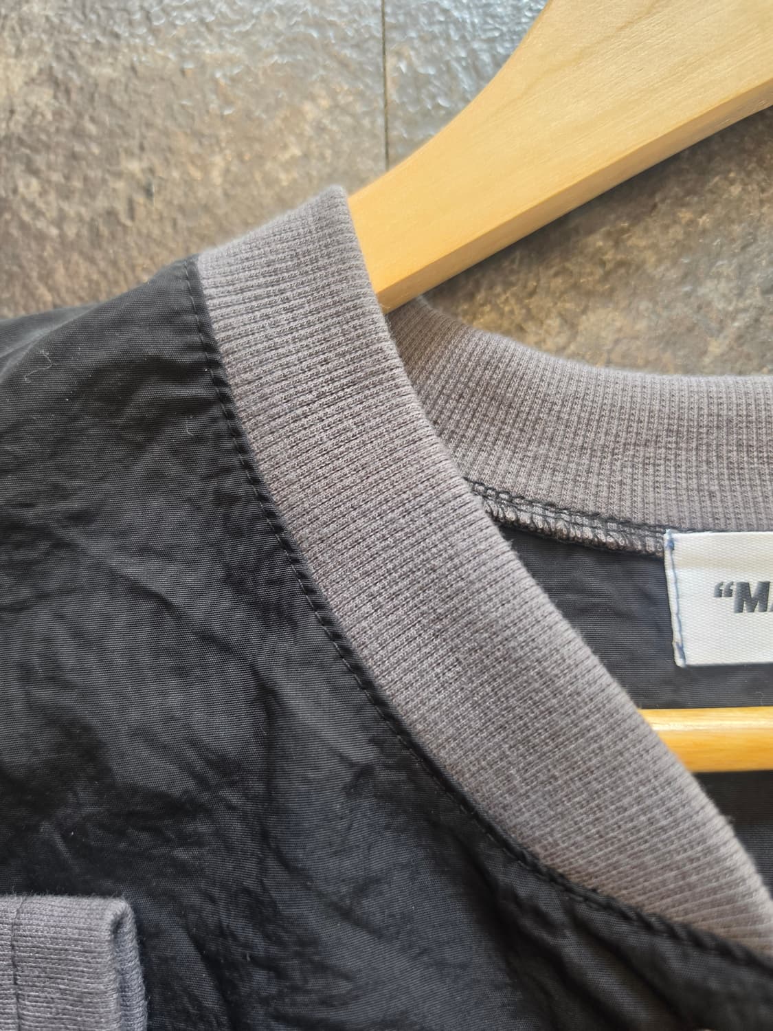 MALOSIX 브랜드의 레이스업 롱 슬리브 티셔츠 상품이미지7