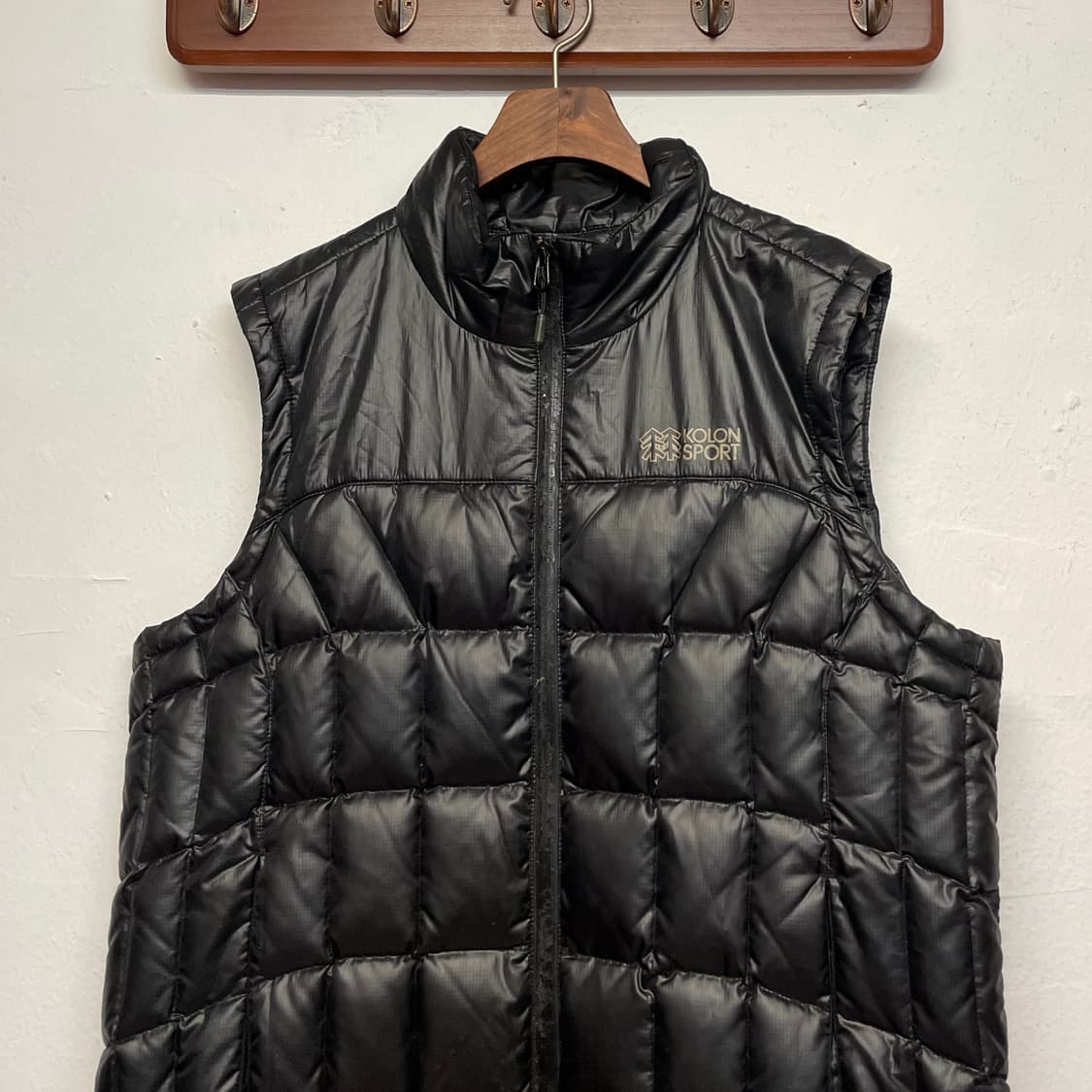 코오롱 바둑판 덕 다운 블랙 패딩 베스트   상품이미지3