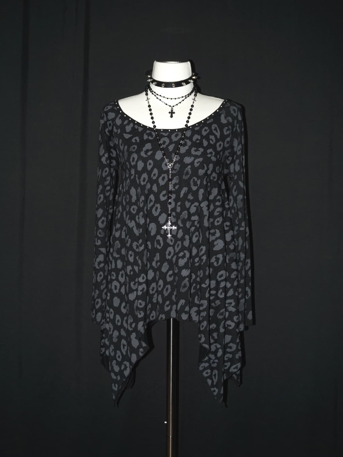 (chuxxx) neck rhinestone long sleeve  상품이미지2