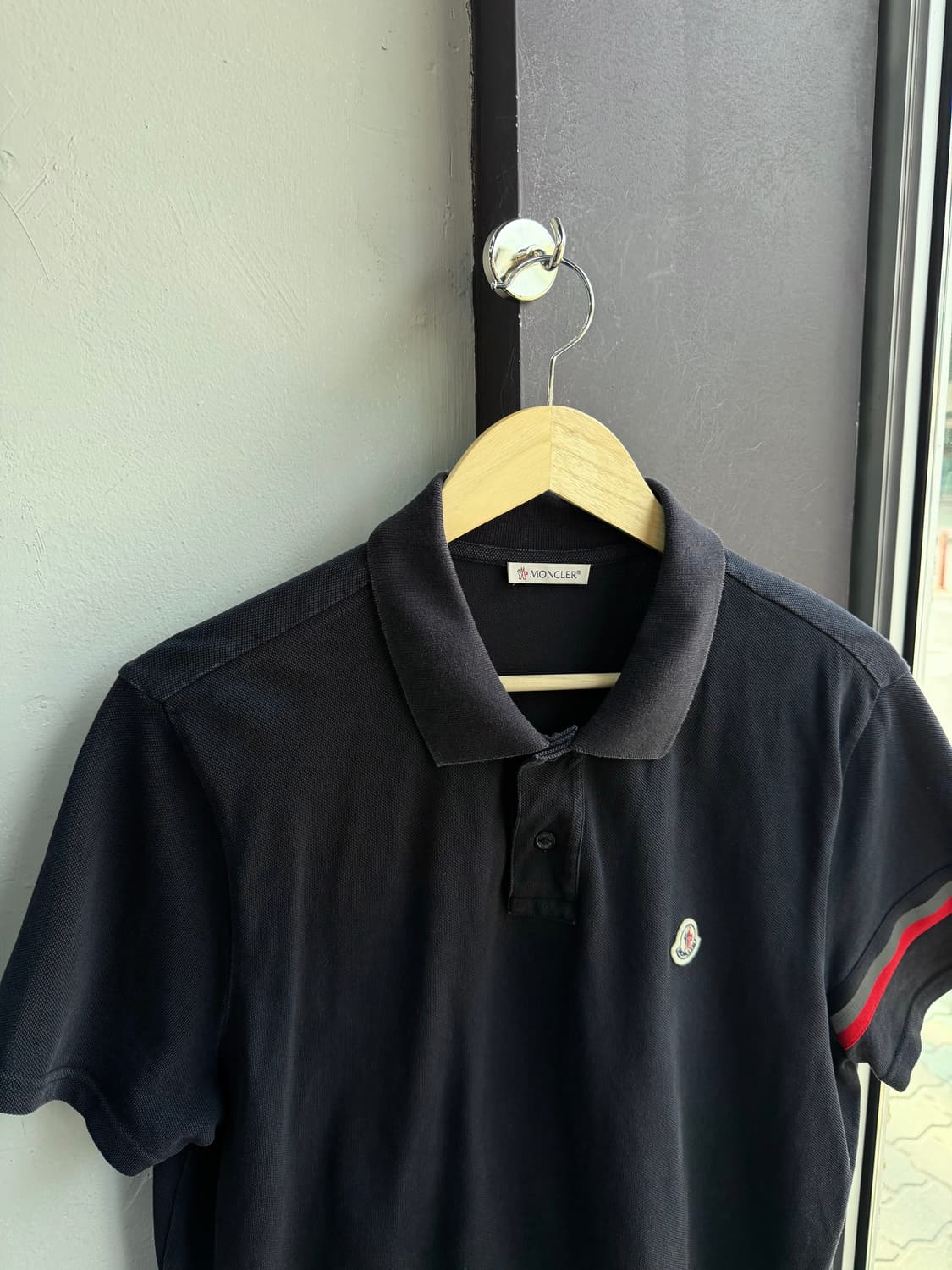 L/ 몽클레어 삼선트리밍 와펜패치 폴로 반팔 상품이미지4