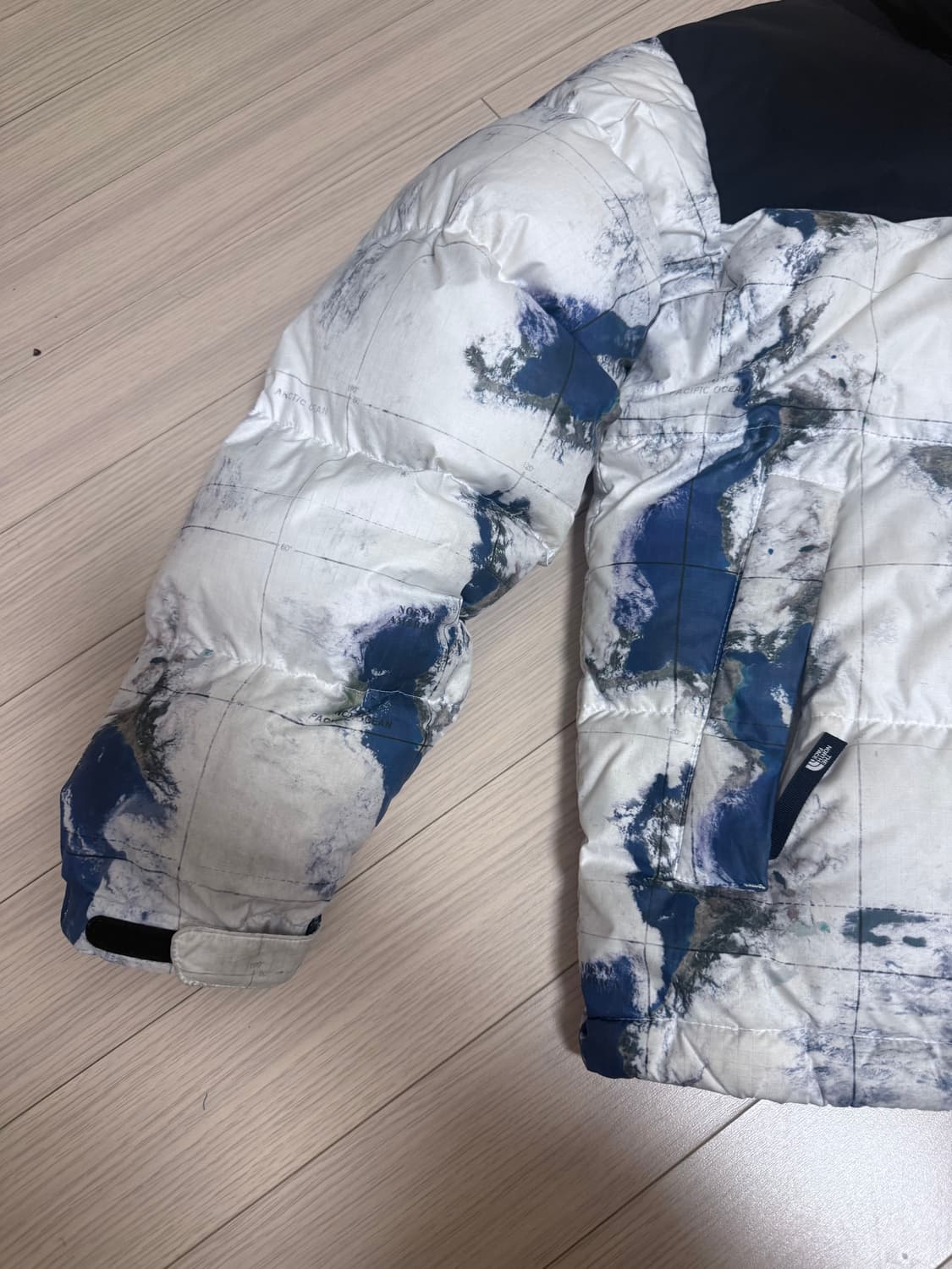 노스페이스 화이트라벨 지구패딩 S 상품이미지2