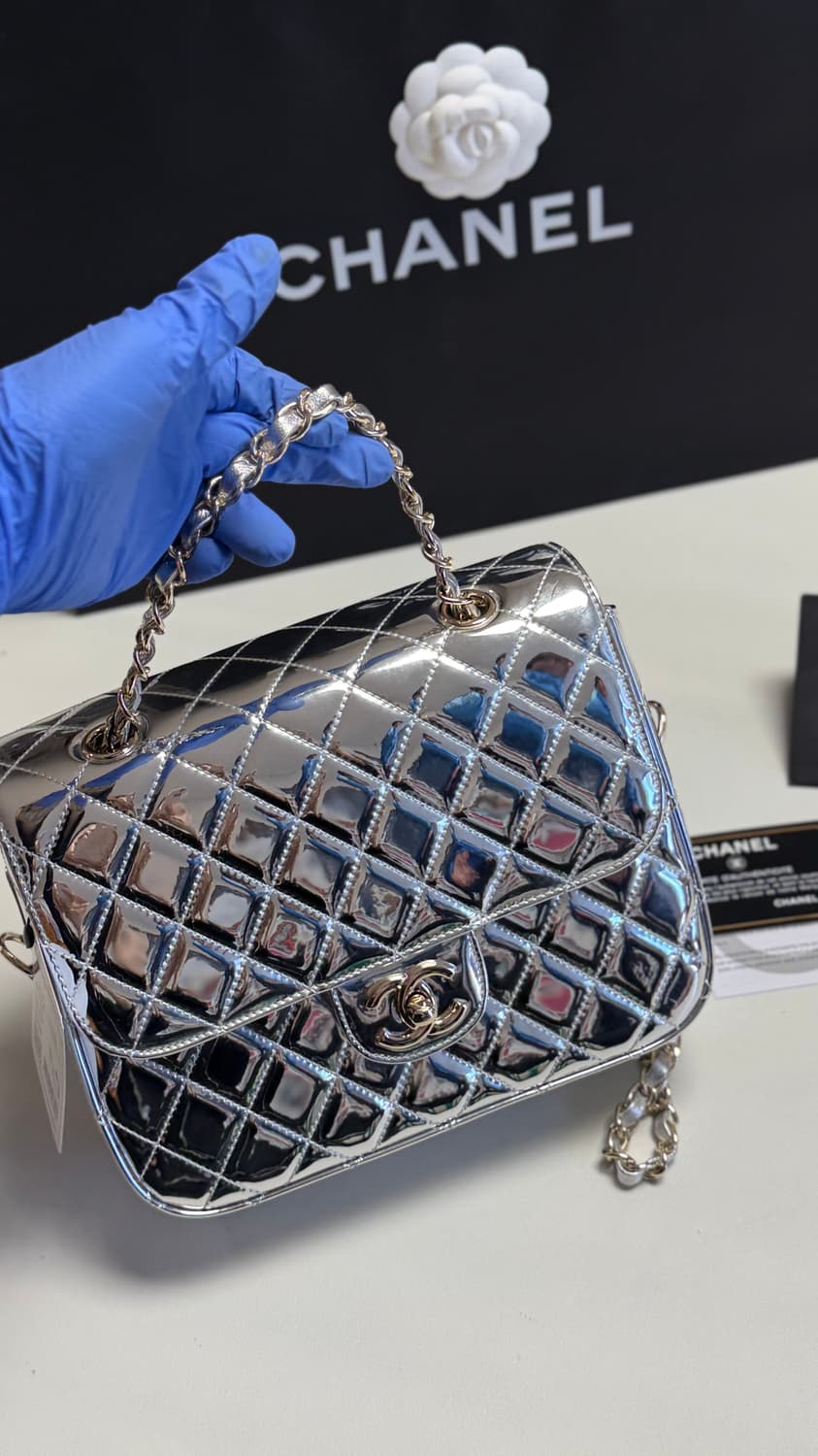 새상품) 샤넬 2024 크루즈 컬렉션 미러 카프스킨 미니 플랩백 백팩 토 상품이미지8