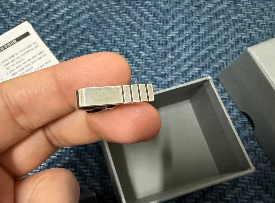 톰브라운 실버 사선 숏 타이바 상품이미지3