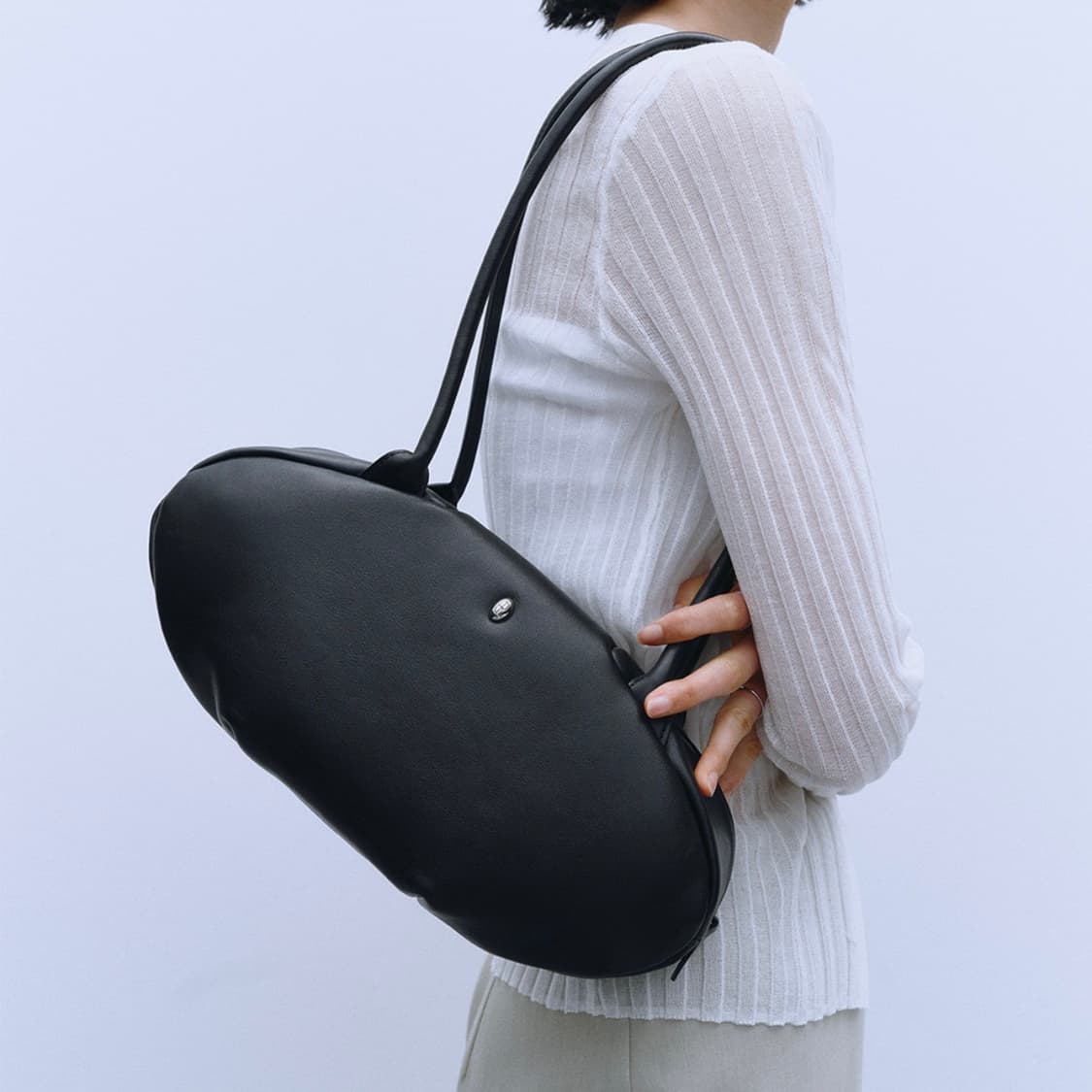 (새상품) 이랩 EEREP 오발 숄더백 블랙 상품이미지1