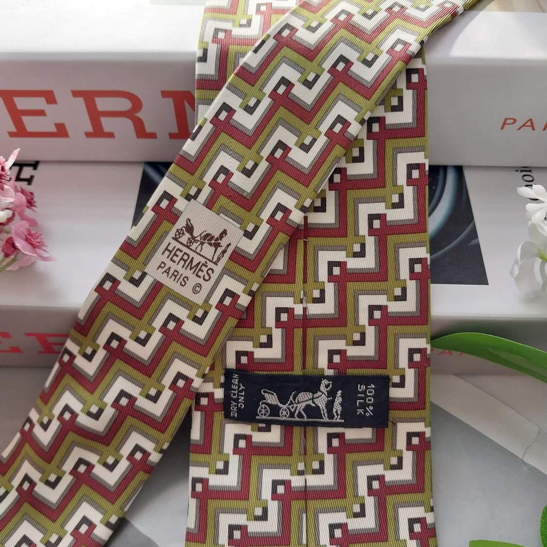 에르메스 실크 그린 패턴 넥타이 8.4cm A+등급 k1662
 상품이미지8