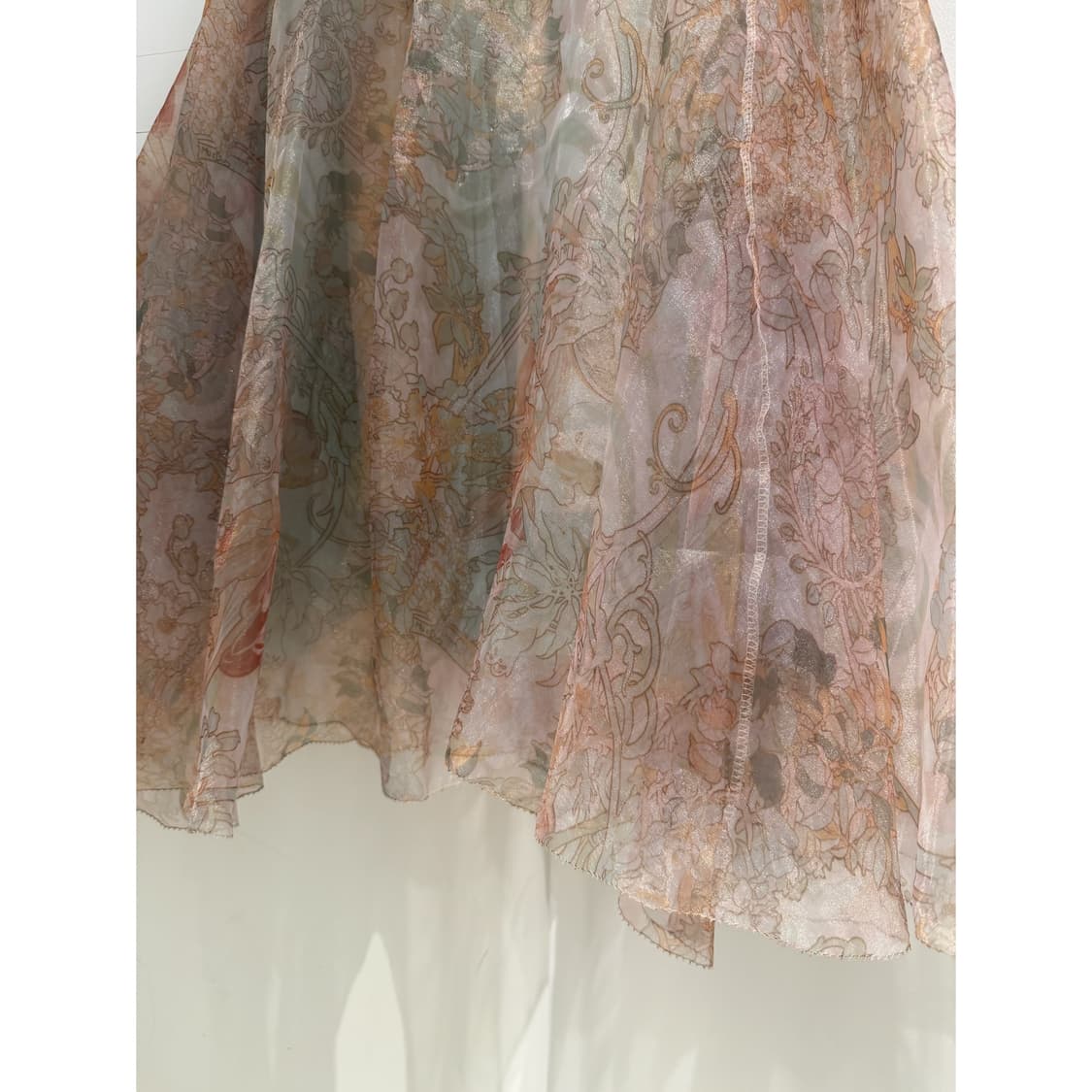 오로라 빛 레이스 스커트 상품이미지3