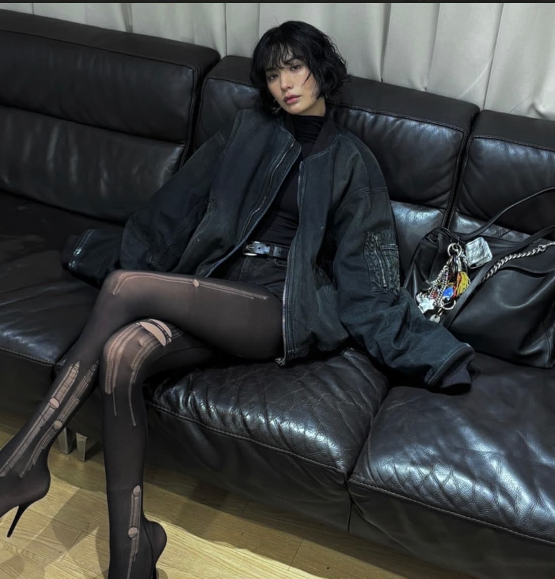 발렌시아가 25ss 데님봄버 판매합니다. 상품이미지1