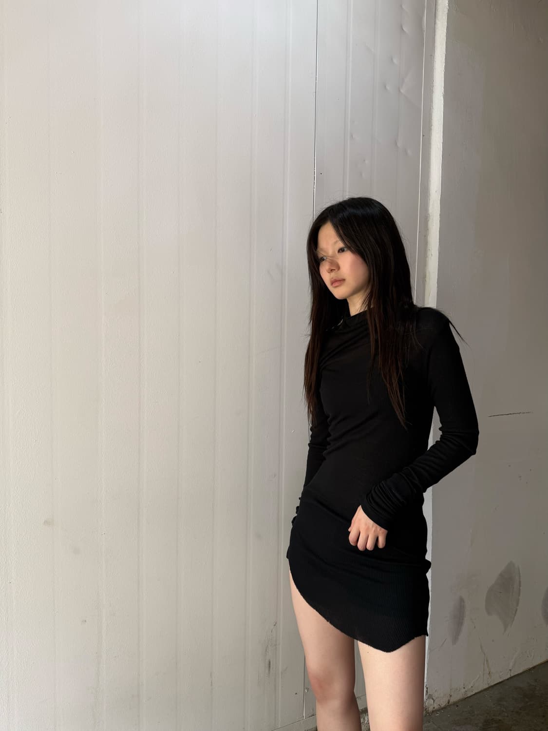 발망 슬림 실루엣 원피스 상품이미지4