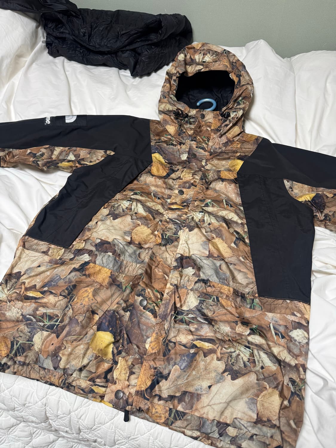 슈프림 x 노스페이스 낙엽 마운틴 자켓 사이즈 L 상품이미지2