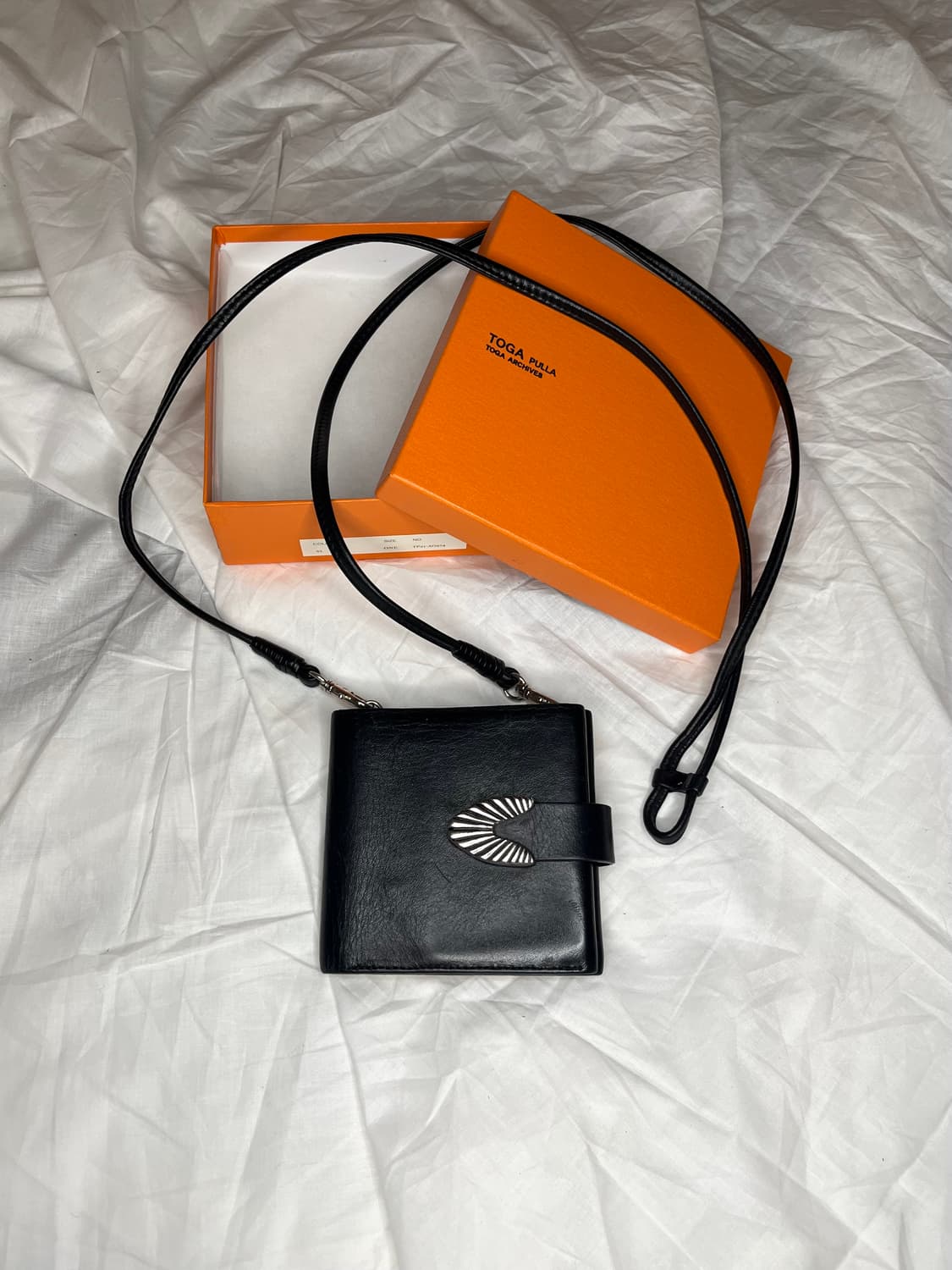 토가 풀라 레더 스터드 월렛 숄더백 상품이미지1