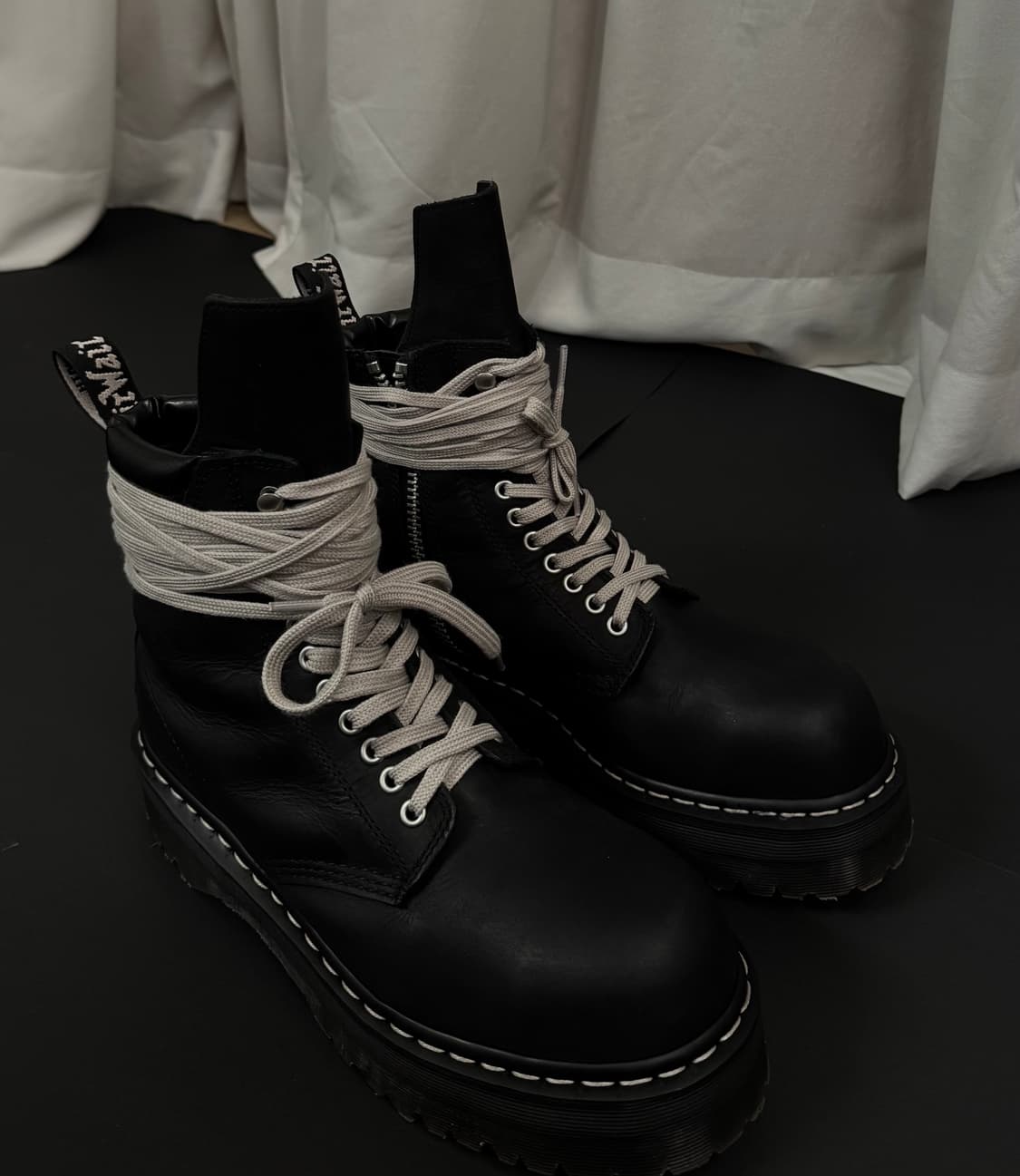 릭오웬스 x 닥터마틴 블랙 레이스업 부츠 상품이미지10