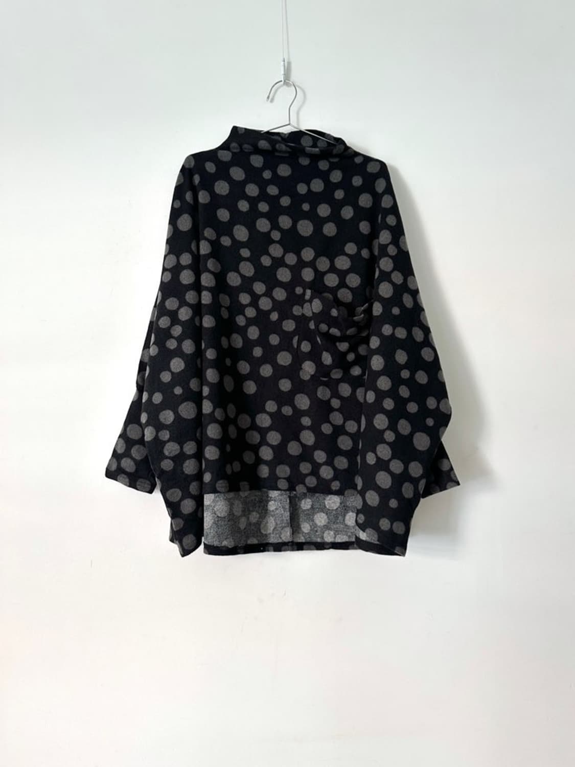 Dot poncho pocket top 상품이미지1