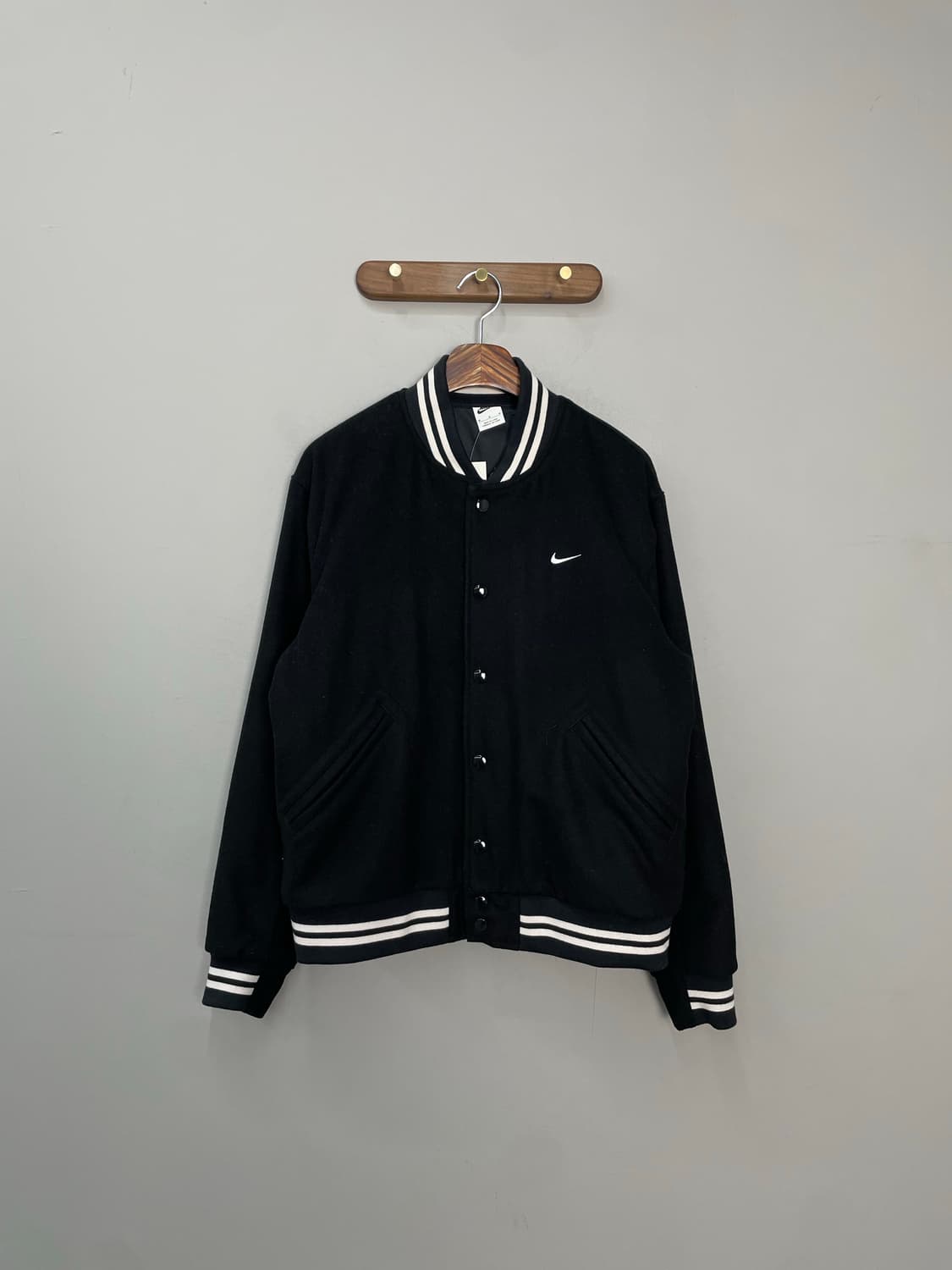 나이키 NSW 블랙 바시티 자켓 H1684 상품이미지2