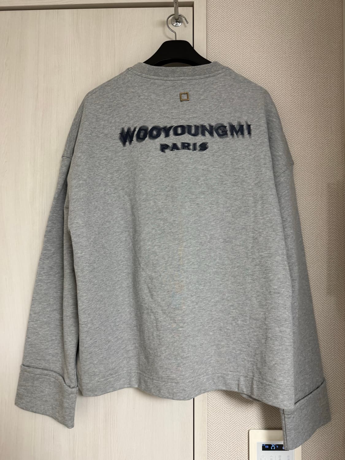 (48) 우영미 백로고 나염 맨투맨 그레이 상품이미지1