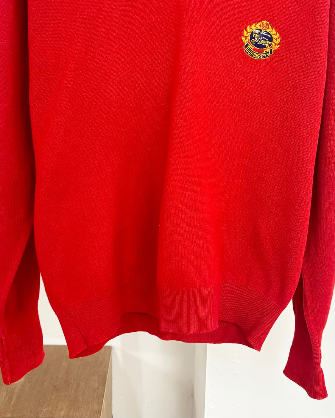 버버리 월계수 레드 브이넥 니트 상품이미지5