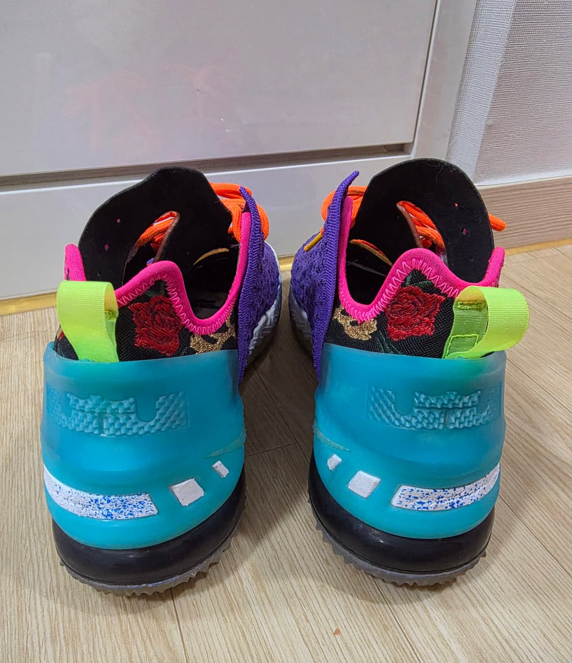 나이키 르브론 18 싸이킥 퍼플 275 상품이미지4