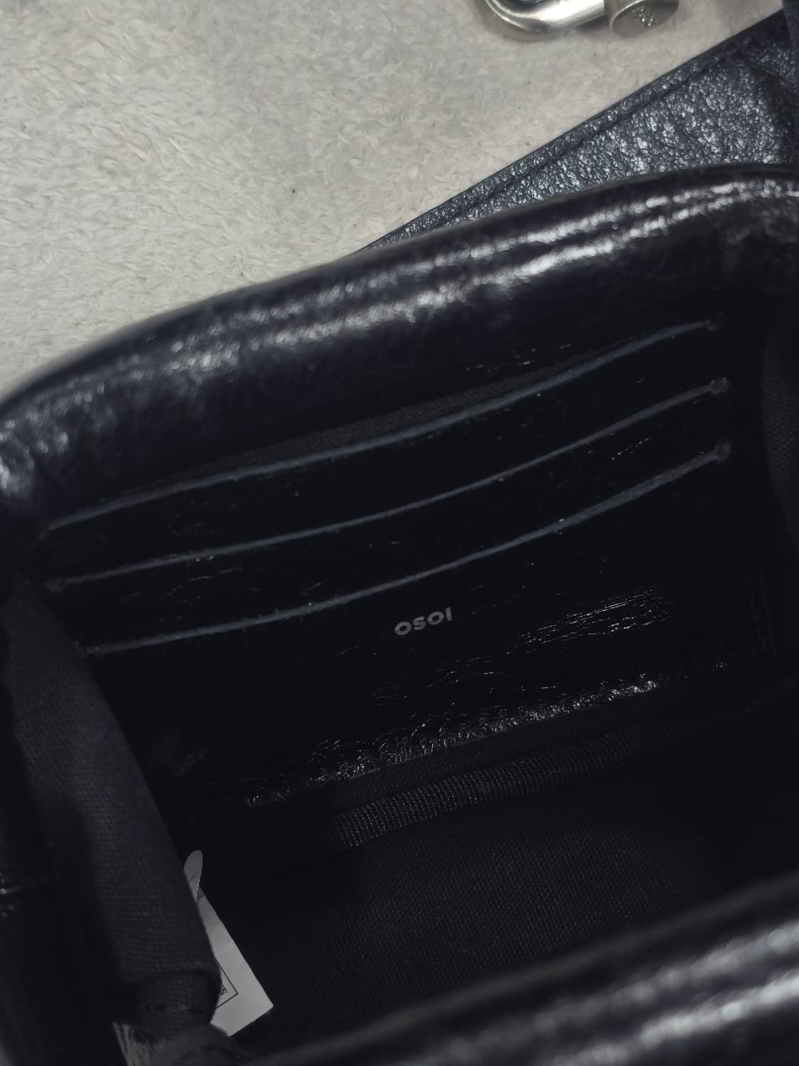 OSOI 오소이 레더 미니 바디백 상품이미지8