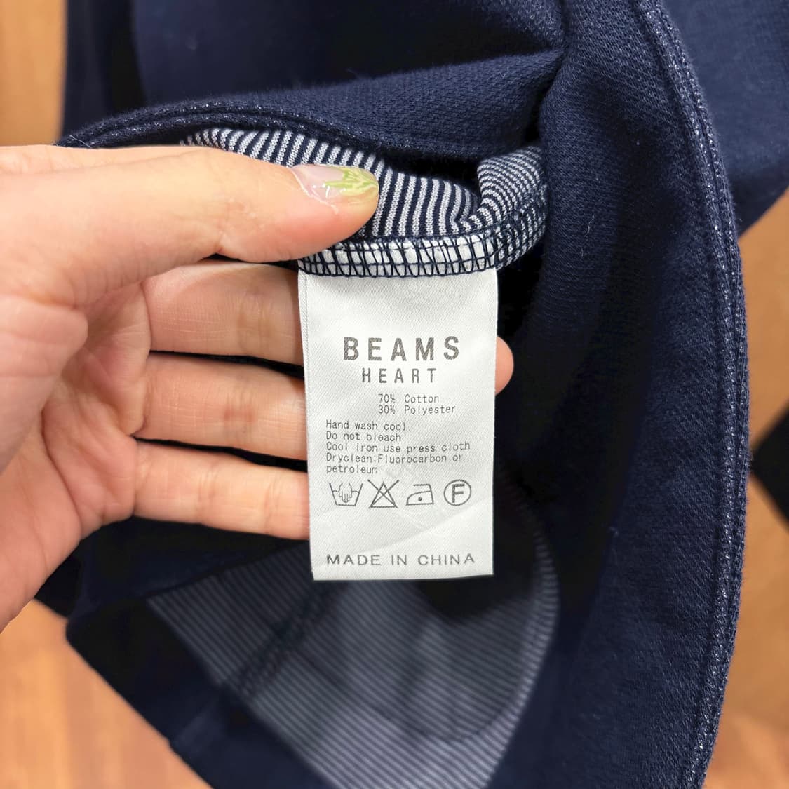 빔즈 하트 테일러드 자켓 노치드 라펠 투 버튼 패치 포켓 디테일 네이비 상품이미지7