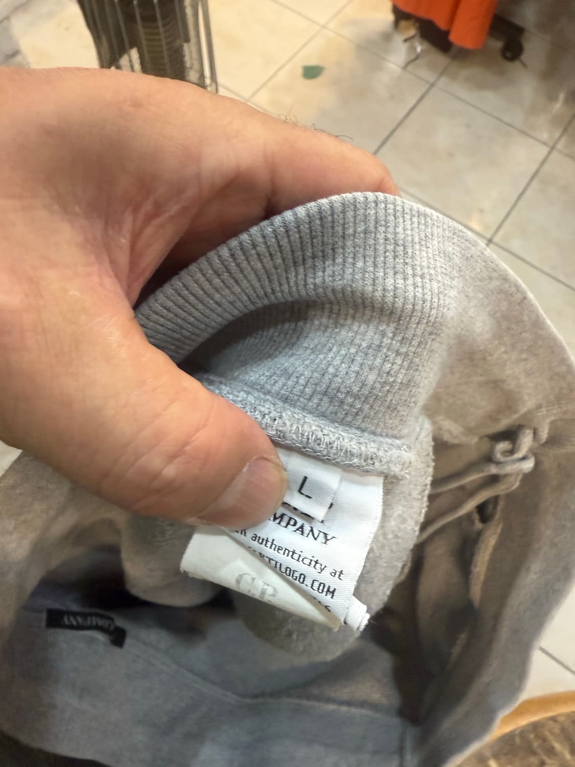 36 정품 cp컴퍼니 트레이닝 조거팬츠 팝니다 상품이미지3