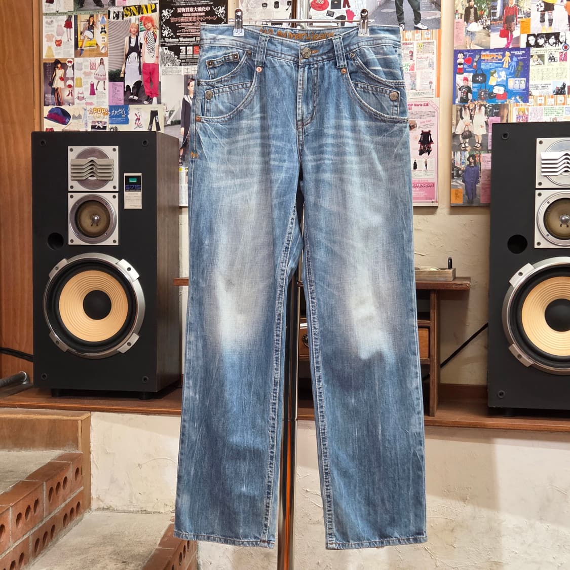 백포켓 데미지 포인트 연청 워싱 데님 팬츠 상품이미지6