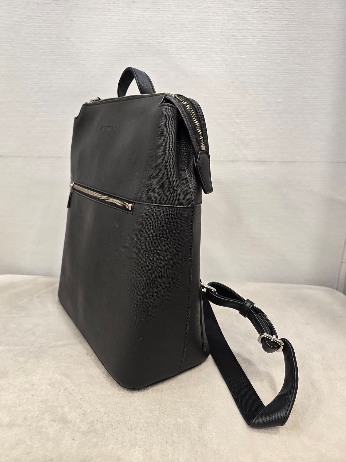 거의새거) 앤클라인 블랙 가죽 백팩 상품이미지4