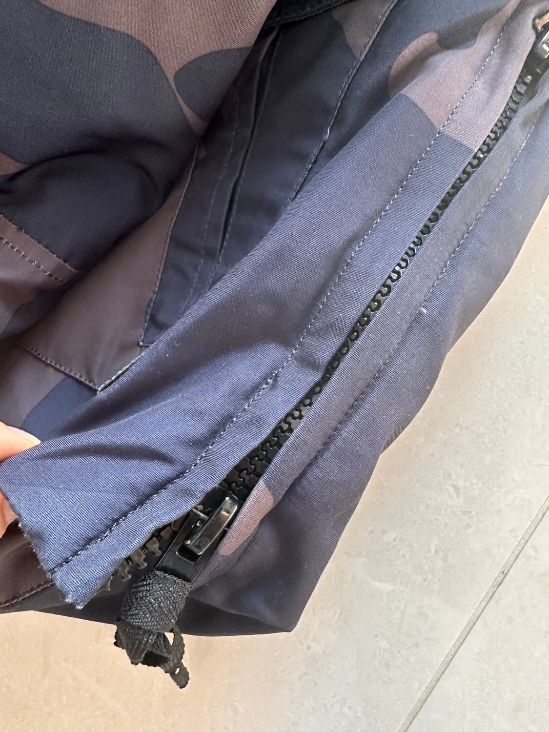 캐나다구스 윈덤파카 블랙라벨 카모 L 상품이미지3