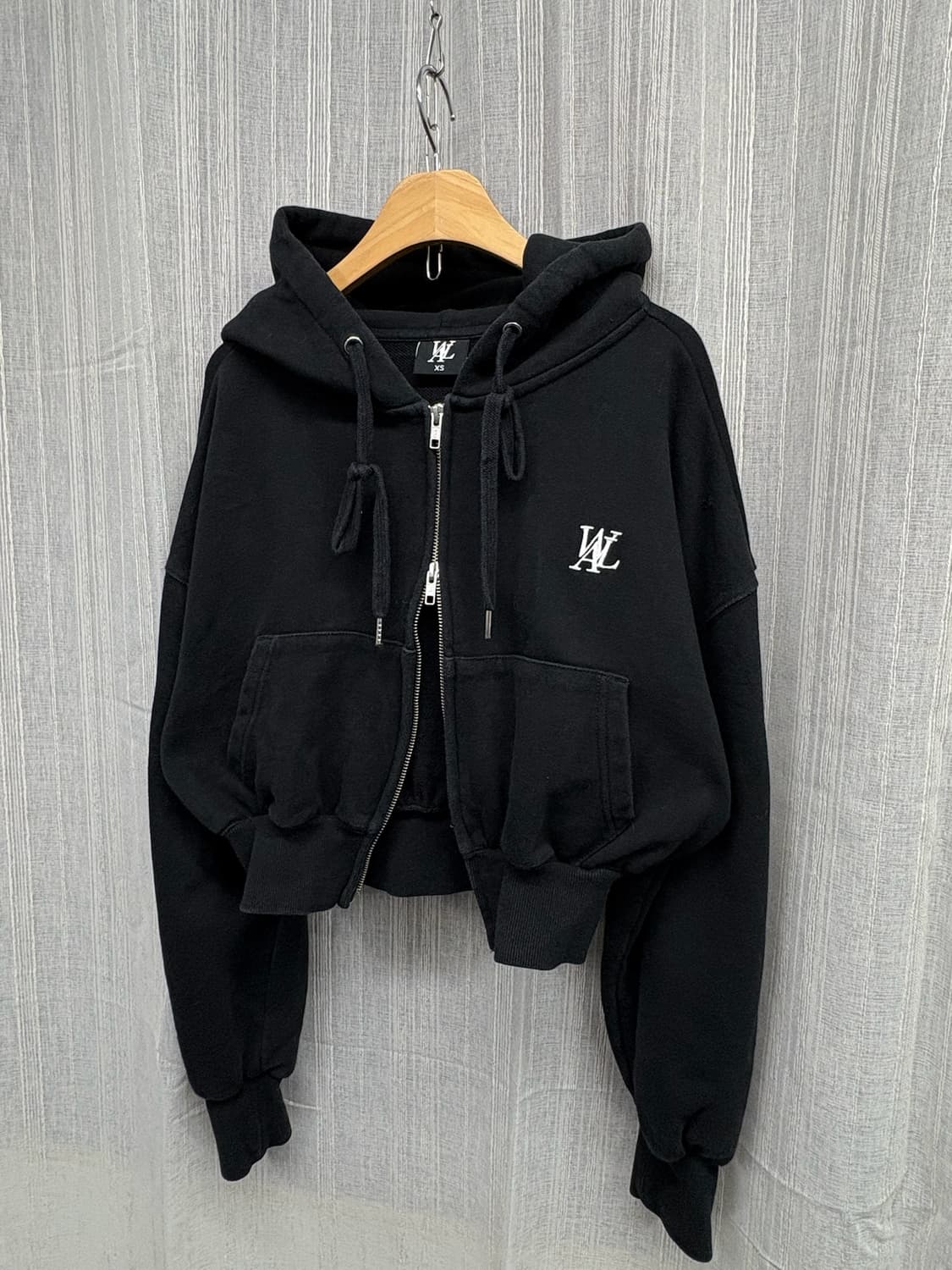 우알롱 시그니처 크롭 투웨이 후드 집업 블랙 상품이미지2