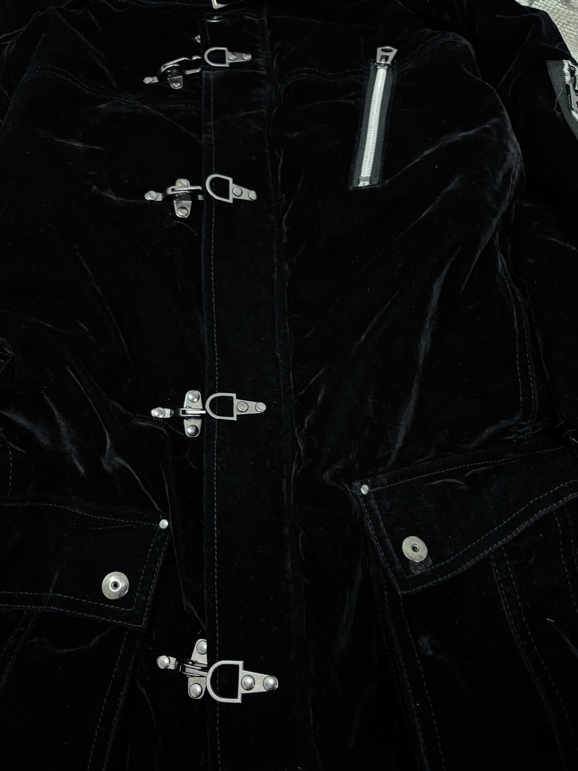 [OVERACHIEVER]00’s White Fur Black Velve 상품이미지8