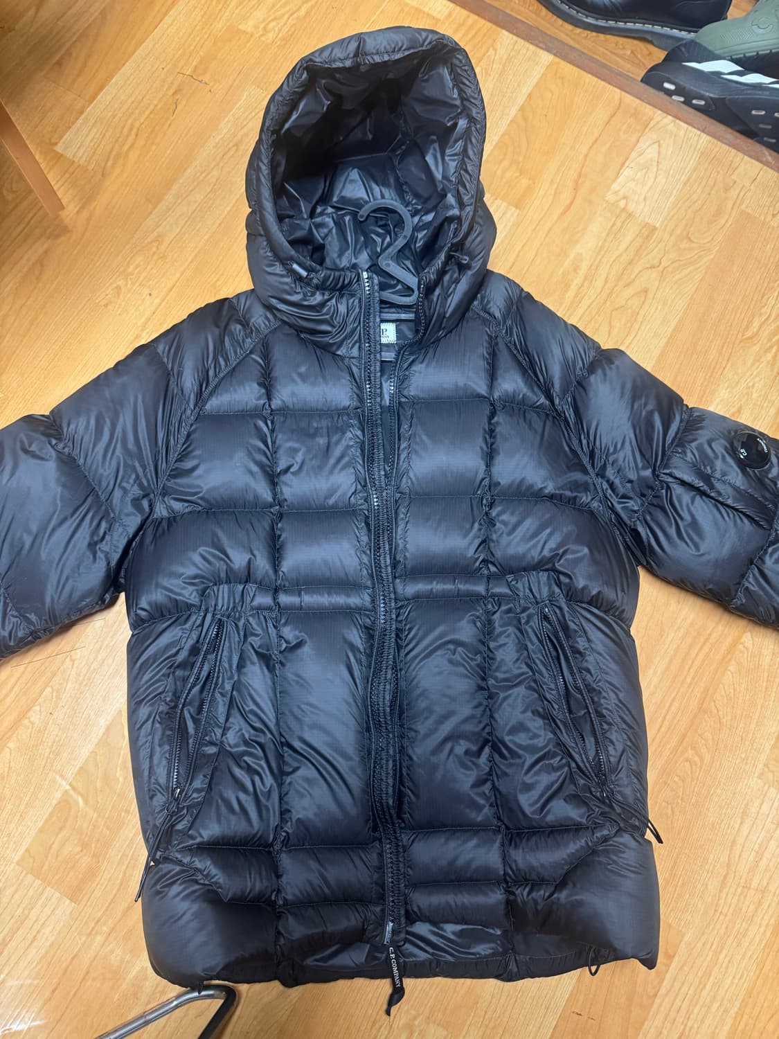 cp컴퍼니 dd쉘 후드 패딩 상품이미지1