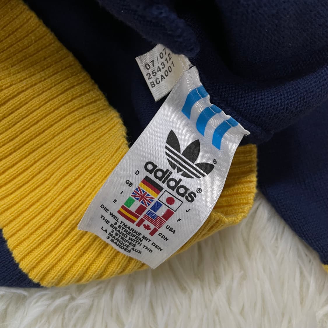아디다스 불꽃 로고 니트 트랙탑 네이비 옐로우 상품이미지5