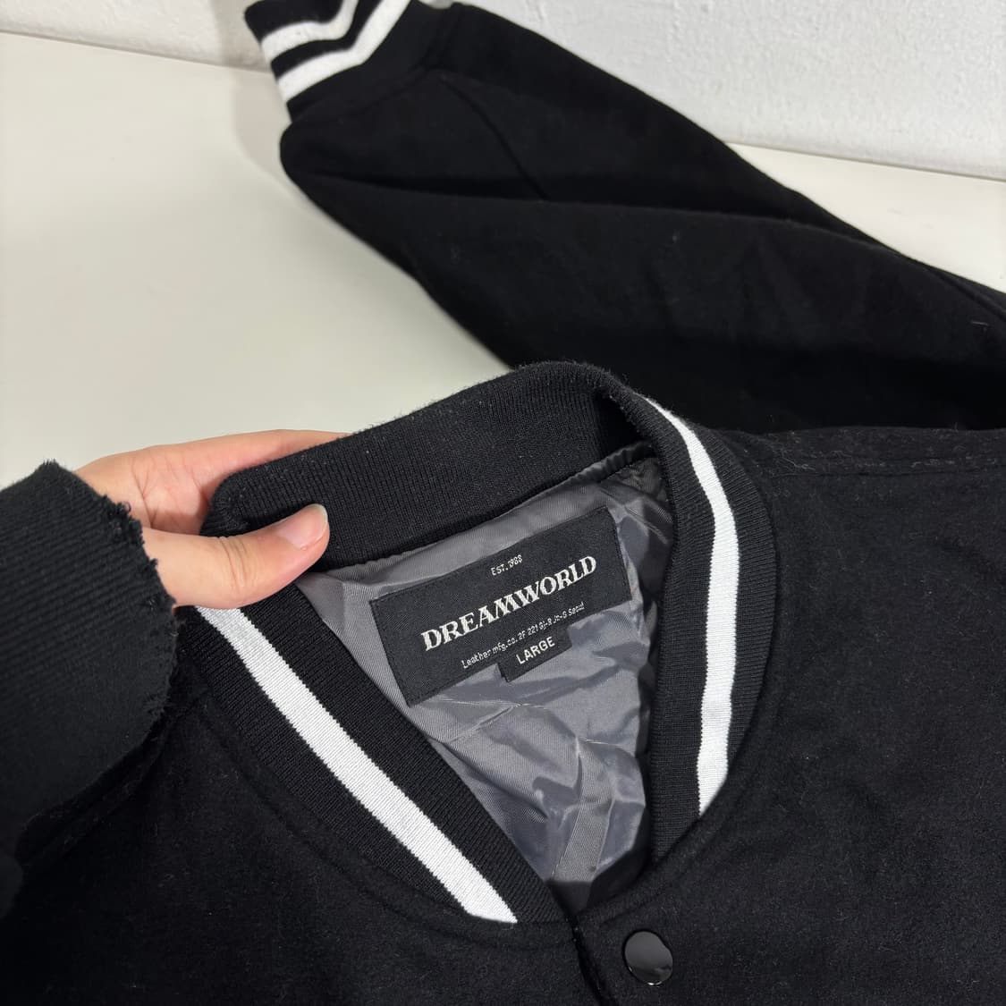 L 드림월드 블랙 캐시미어혼방 바시티자켓 상품이미지4