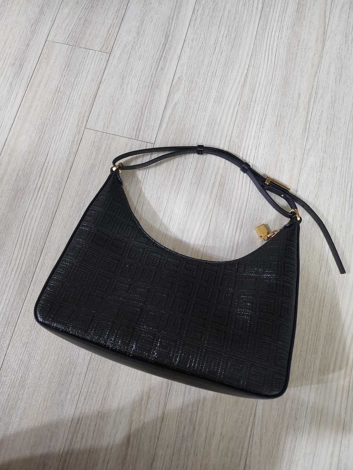 지방시 호보백 상품이미지2