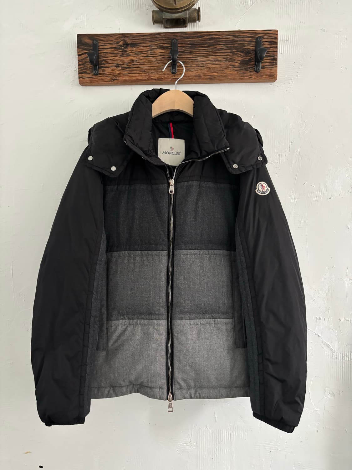 Moncler 몽클레어 블랙 그레이 배색 패딩  상품이미지1