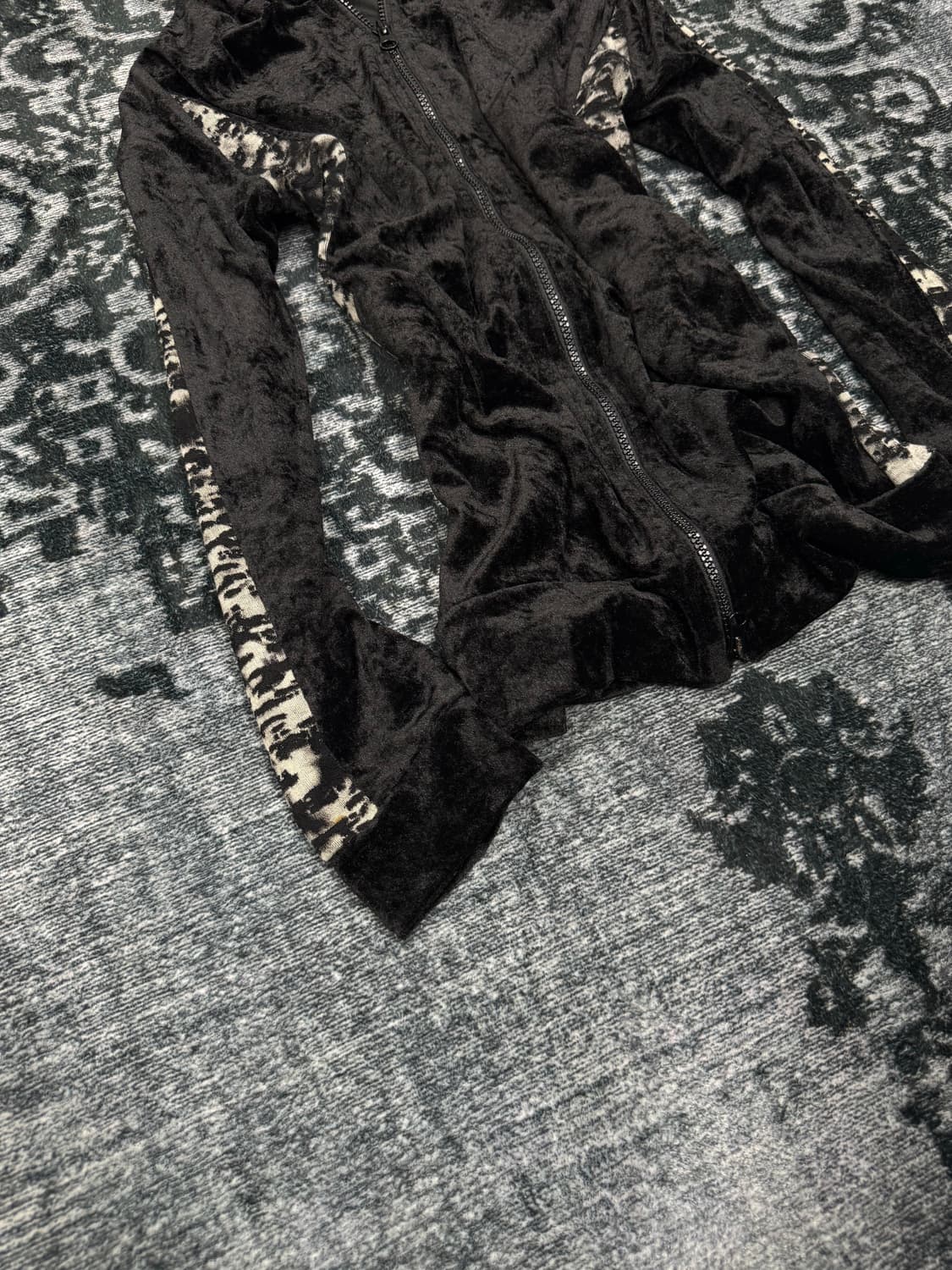 Algonquins back printing velour parker 상품이미지5