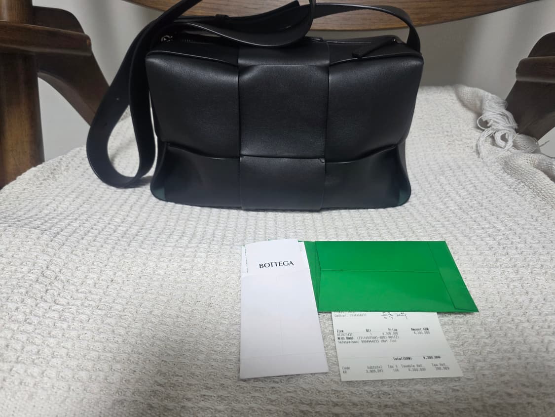 보테가 아르코 카메라백 새상품이나 다름없어요 상품이미지2