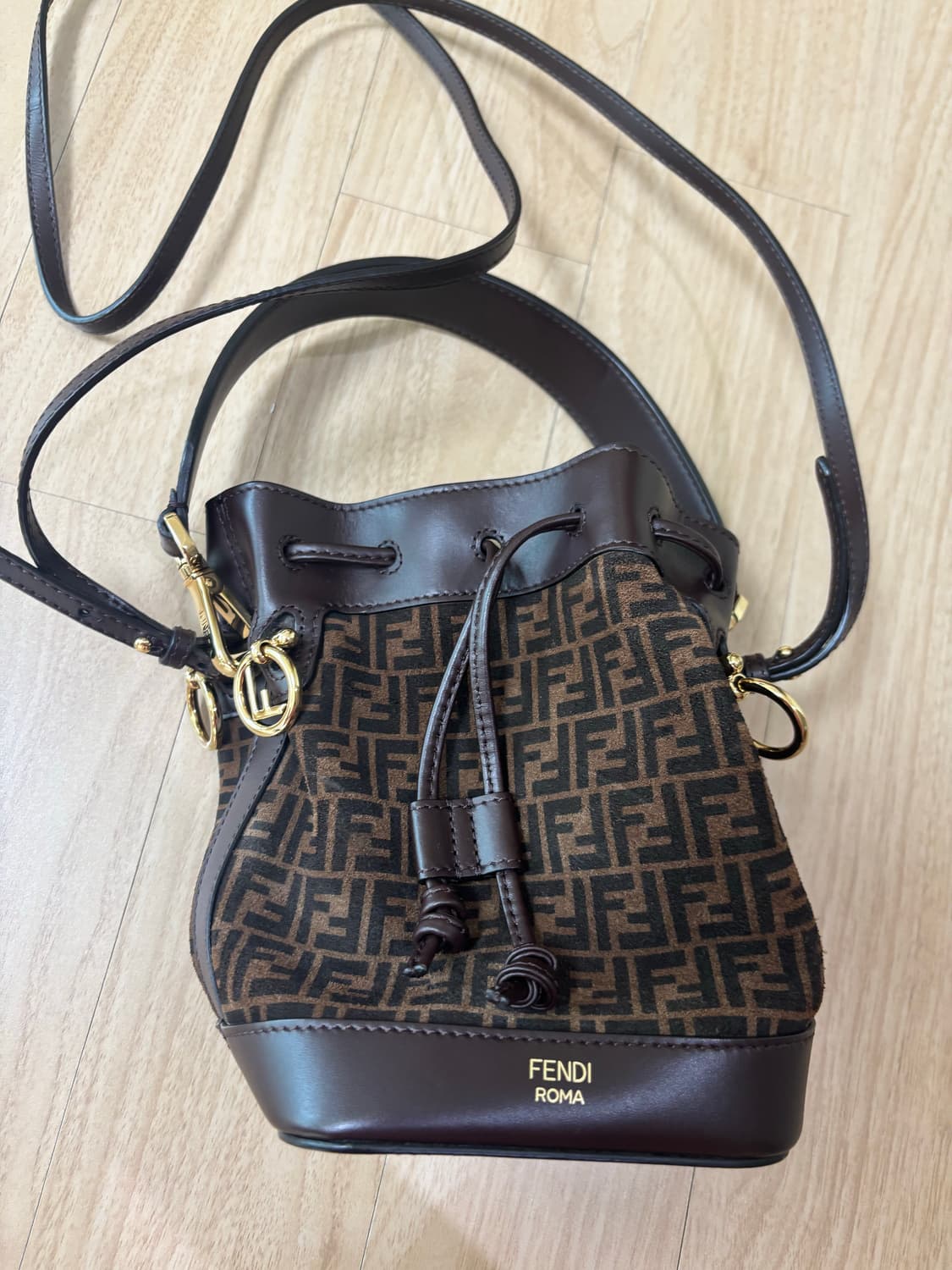 펜디 미니 복조리백 팝니다 상품이미지4