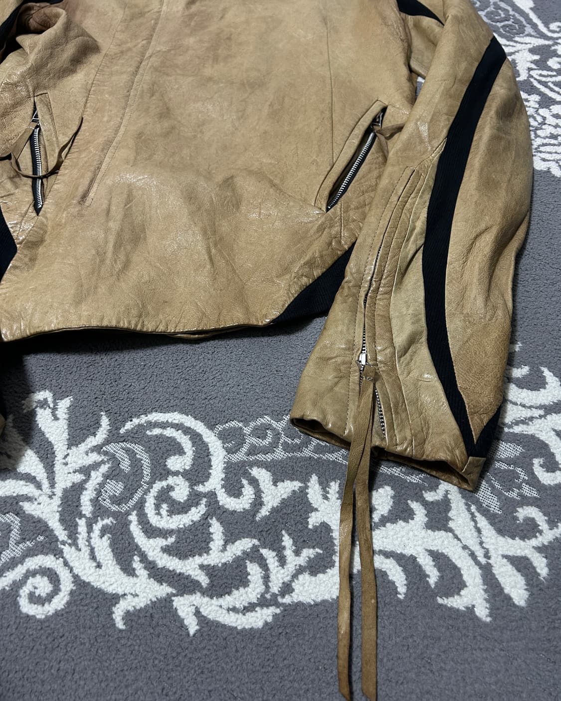 Ekam 하이넥 비대칭 고트스킨 자켓 상품이미지5