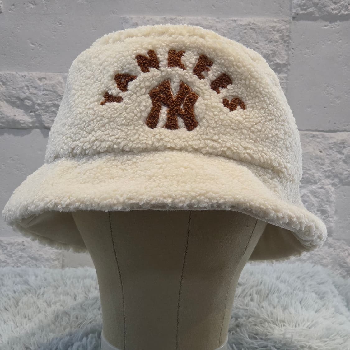 L9-2:MLB 뉴욕양키스 뽀글이 버킷햇 아이보리 (59cm) 상품이미지1