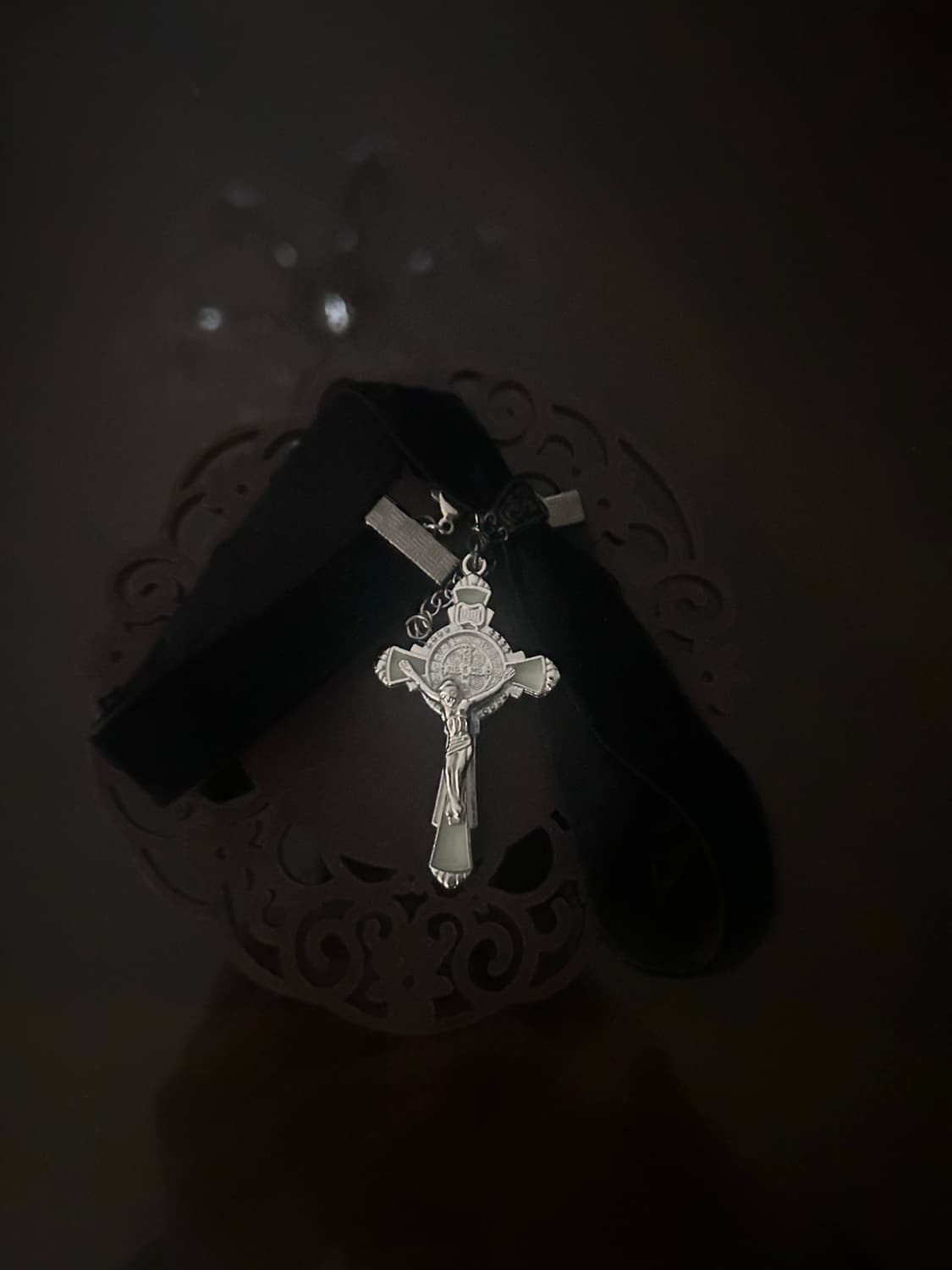 고스 고딕 야광 십자가 벨벳 초커 상품이미지3