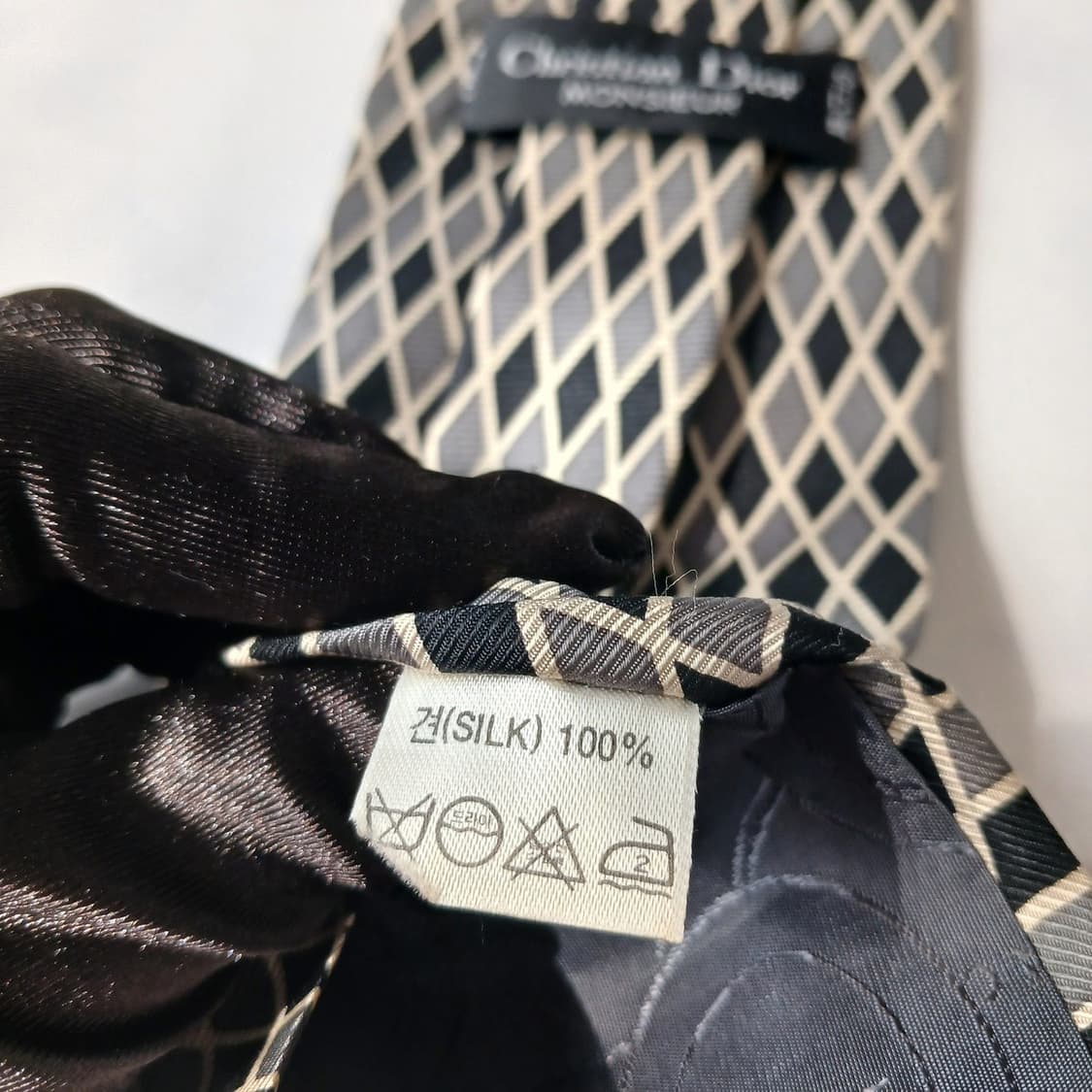 디올 실크 블랙 베이지 기하 패턴 넥타이 9.5cm B등급 E828 상품이미지8