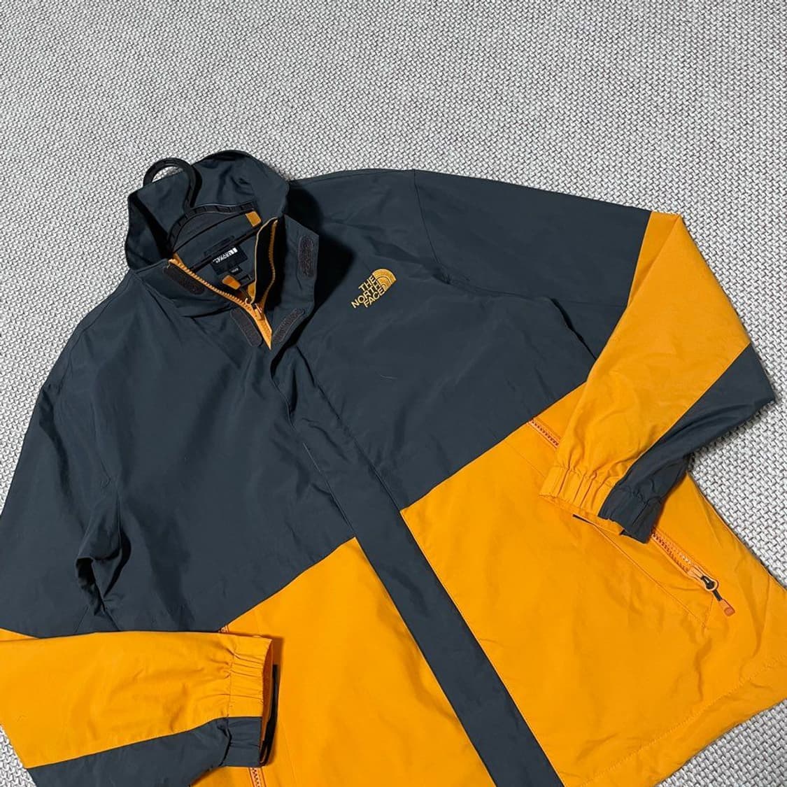 노스페이스  바람막이  6851 상품이미지2