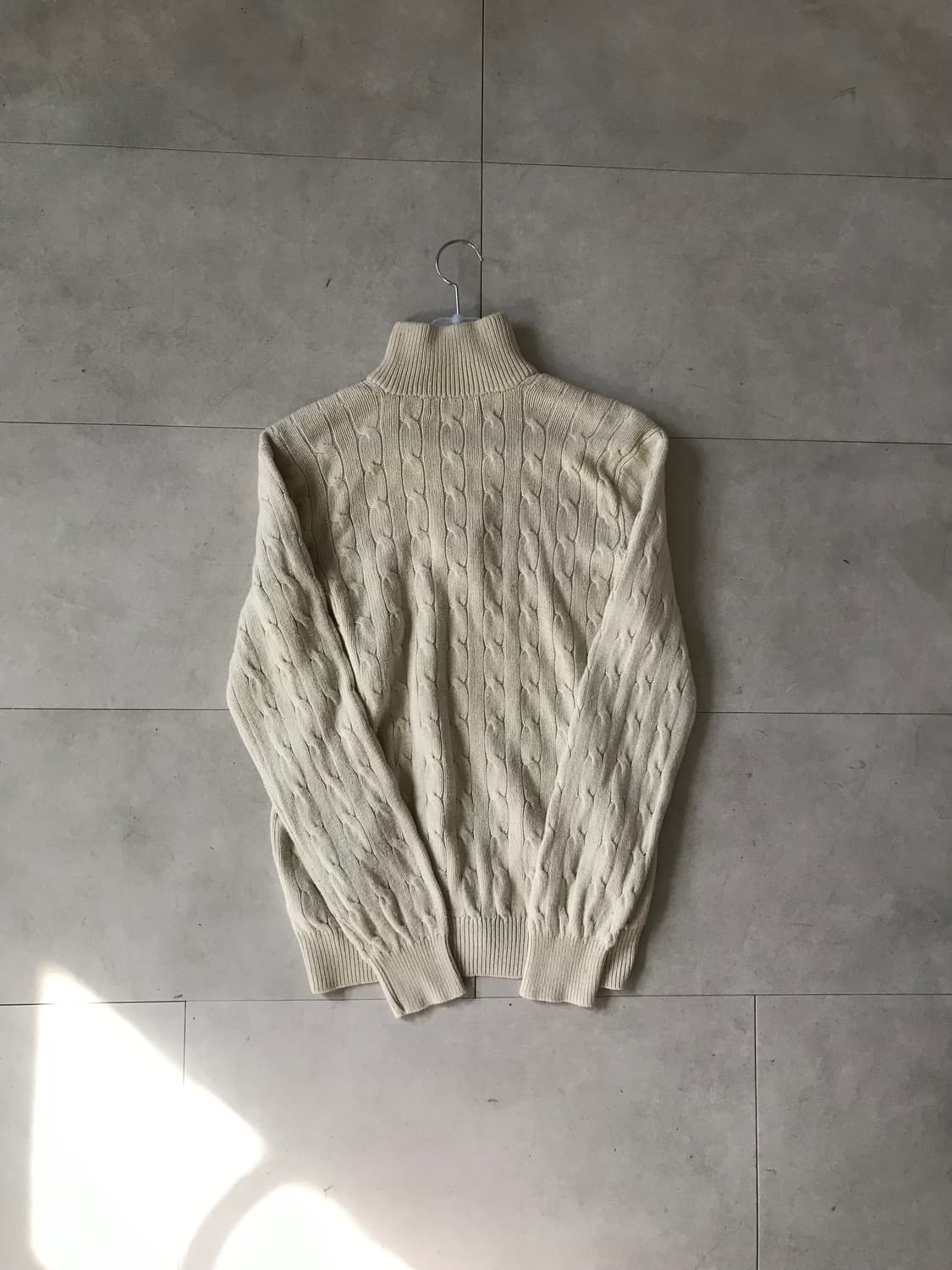 폴로 아이보리 니트 반집업 상품이미지9