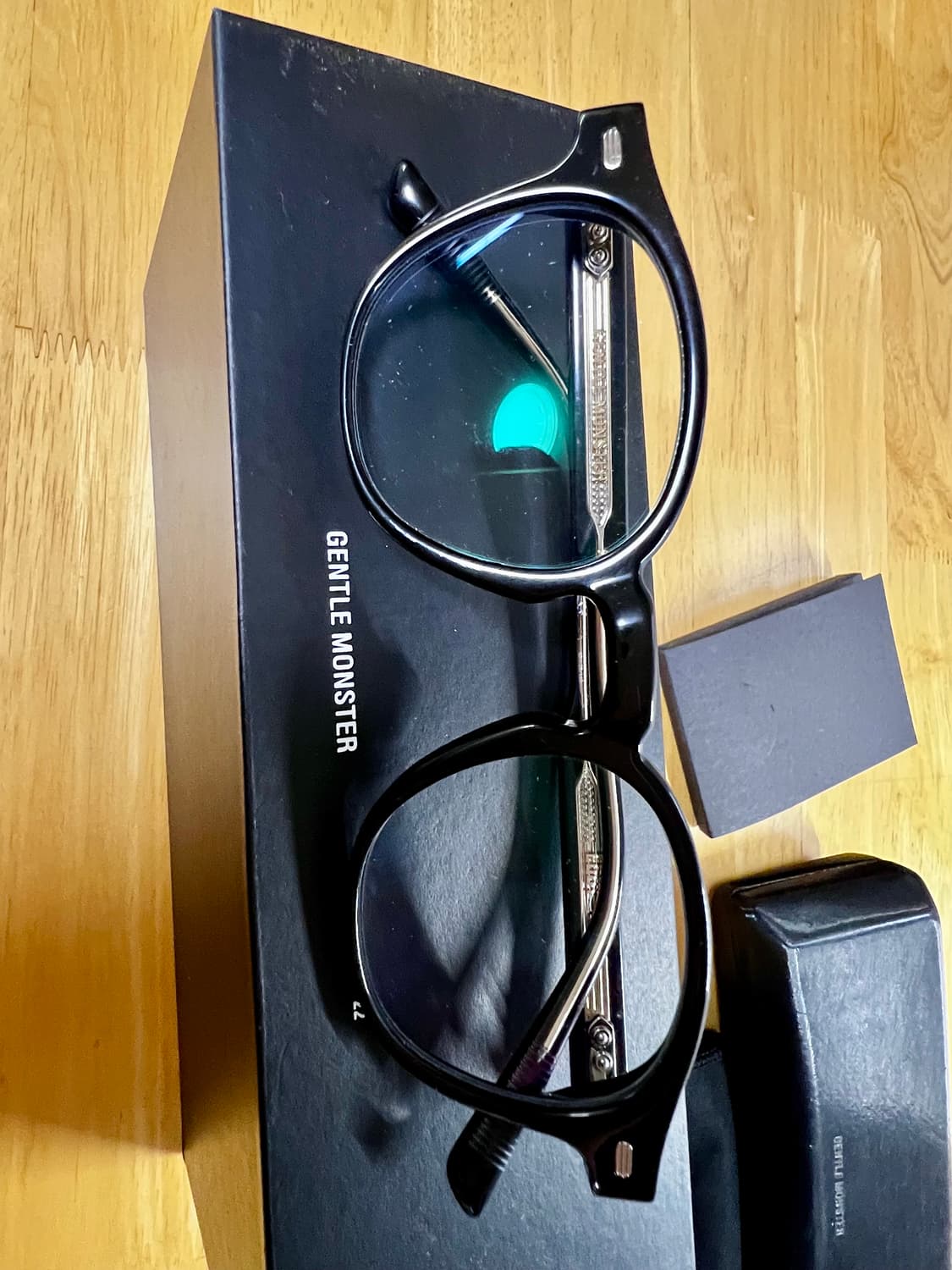 젠틀몬스터 에디 A 01 블랙 안경 상품이미지3