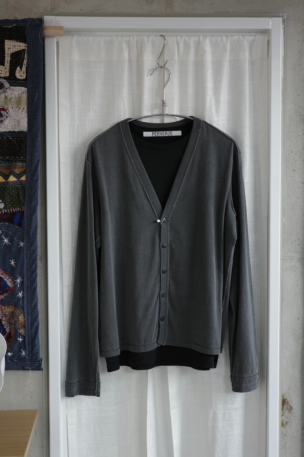 Perverze 퍼버즈 레이어드 롱슬리브 상품이미지1