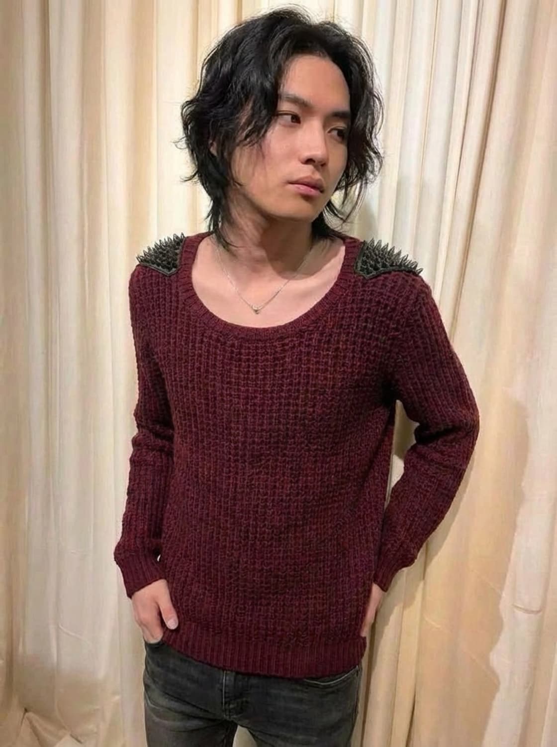 빈티지 메탈스터드 장식 어깨견장 니트 상품이미지1