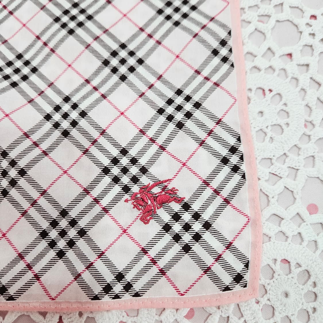 버버리(Burberry) 핑크라인 체크 손수건 상품이미지6