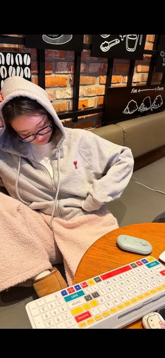 🔥[새상품/QR정품]🔥아미 후드집업 스몰로고 블랙,그레이, 네이비  상품이미지3