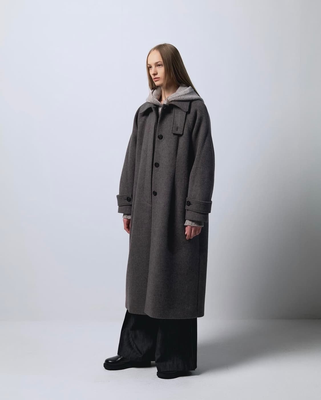 에핑글러 하이넥 오발 코트 콩테 상품이미지1