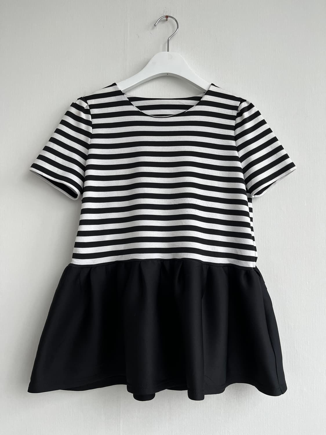 GLAMOROUS GARDEN 스트라이프 페플럼 탑 상품이미지1